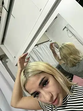 Babylovetiernax online show from April 9, 10:05 pm