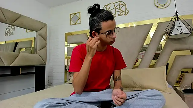 Ibratxandy online show from December 4, 7:02 pm