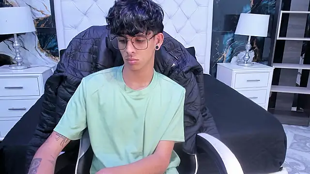 Ibratxandy online show from March 19, 2:39 pm