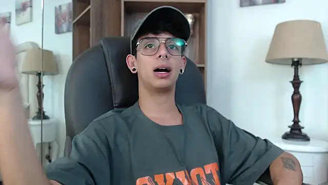 Ibratxandy online show from May 4, 7:06 pm