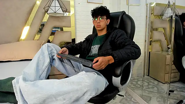 Ibratxandy online show from March 25, 3:55 pm