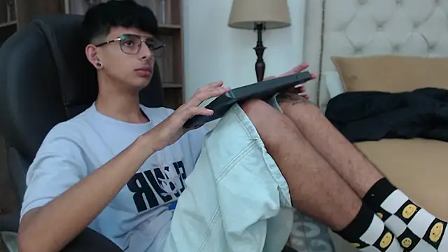 Ibratxandy online show from April 2, 7:09 pm