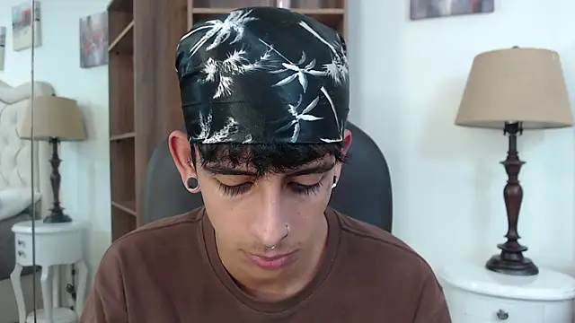 Ibratxandy online show from May 8, 5:28 pm