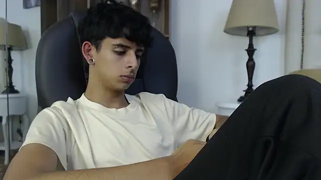 Ibratxandy online show from May 1, 6:57 pm