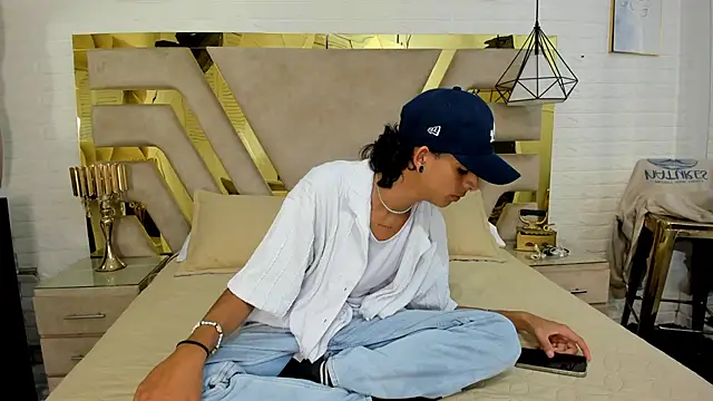 Ibratxandy online show from November 4, 7:17 pm