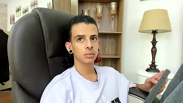 Ibratxandy online show from February 5, 7:53 pm