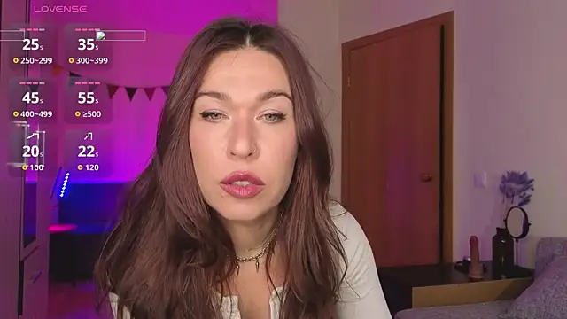 ReginaFoXXXy online show from May 27, 11:50 am