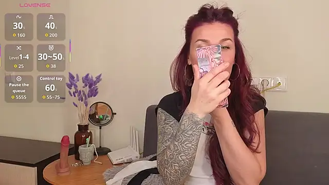 ReginaFoXXXy online show from March 7, 12:10 pm