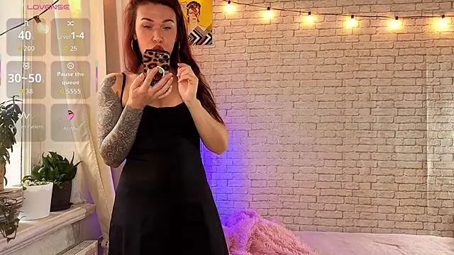 ReginaFoXXXy online show from February 9, 11:08 am