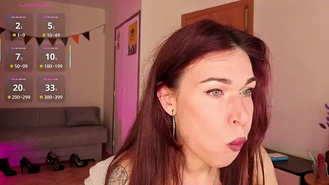 ReginaFoXXXy online show from April 13, 11:03 am