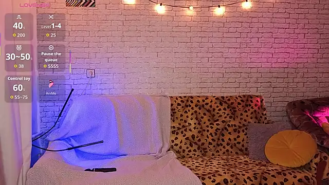 ReginaFoXXXy online show from October 31, 8:55 am