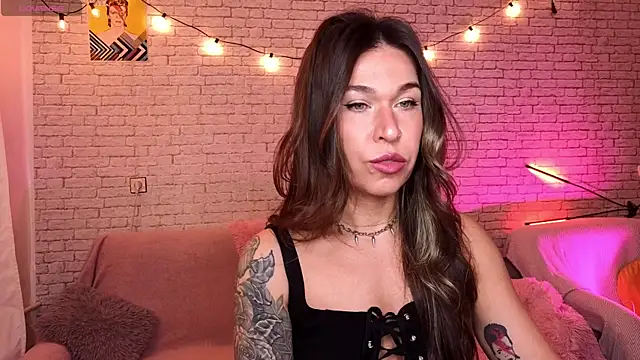 Snapshot of ReginaFoXXXy chatting on October 9, 10:16 am ReginaFoXXXy online show from October 9, 10:16 am