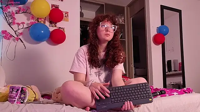 Snapshot of Sharon_Black chatting on July 12, 12:22 am Sharon Black online show from July 12, 12:22 am