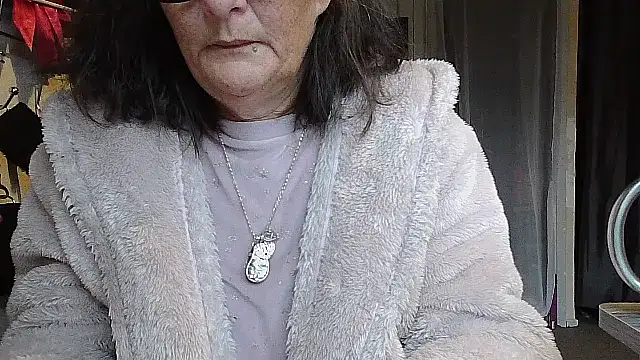 Mistress-Ivy51 online show from October 15, 7:27 am