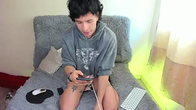 Snapshot of _viollette_ chatting on October 22, 4:28 pm viollette online show from October 22, 4:28 pm