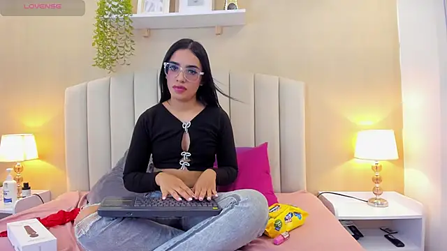 Rachel Donnelly online show from March 26, 3:05 am