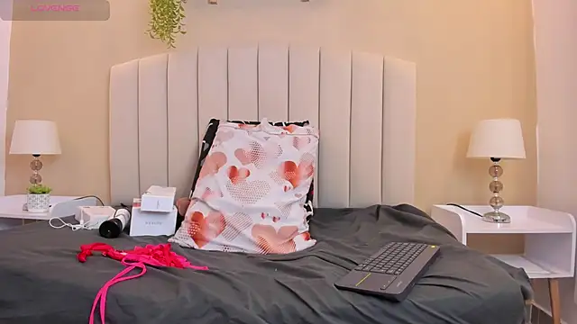 Rachel Donnelly online show from January 18, 4:27 am