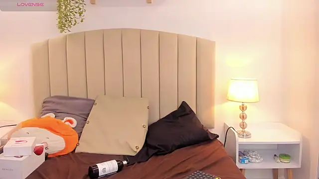 Rachel Donnelly online show from October 11, 4:02 am