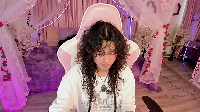 bunny curly online show from September 20, 8:03 pm