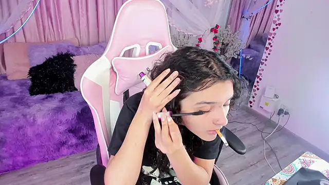 bunny curly online show from September 18, 3:37 pm