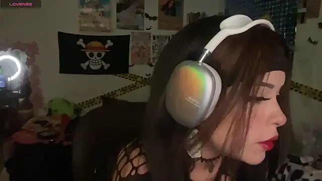 PixelKitty  online show from October 22, 11:36 pm