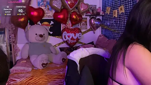 PixelKitty  online show from February 4, 11:55 pm