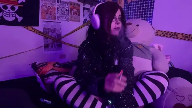 PixelKitty  online show from June 7, 2:06 am