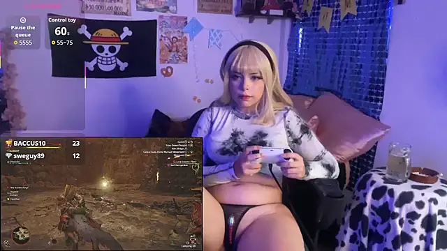 PixelKitty  online show from October 3, 9:49 pm