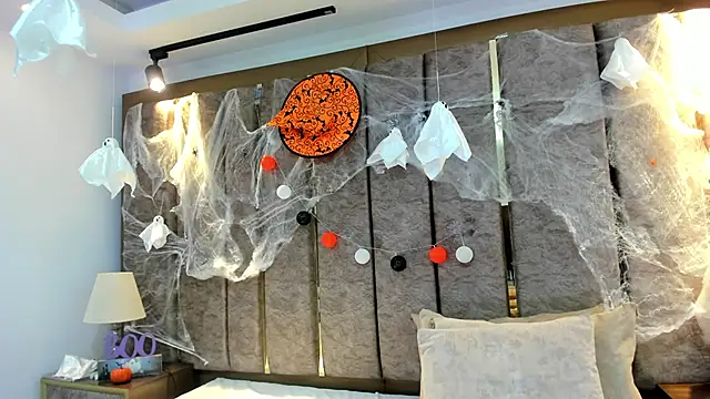 BarbieMonet online show from November 2, 12:54 pm