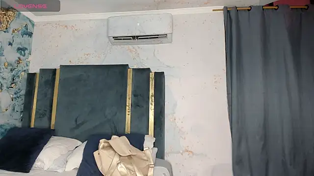 lesly cutee online show from April 9, 12:11 pm