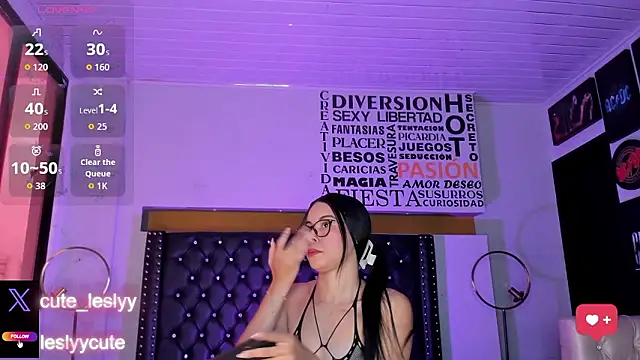 Snapshot of lesly_cutee chatting on January 11, 12:34 pm lesly cutee online show from January 11, 12:34 pm