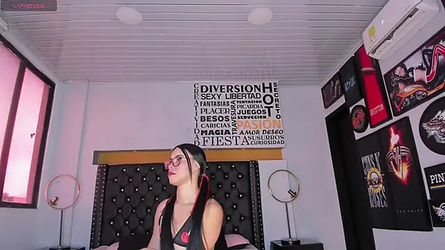 lesly cutee online show from November 9, 12:09 pm