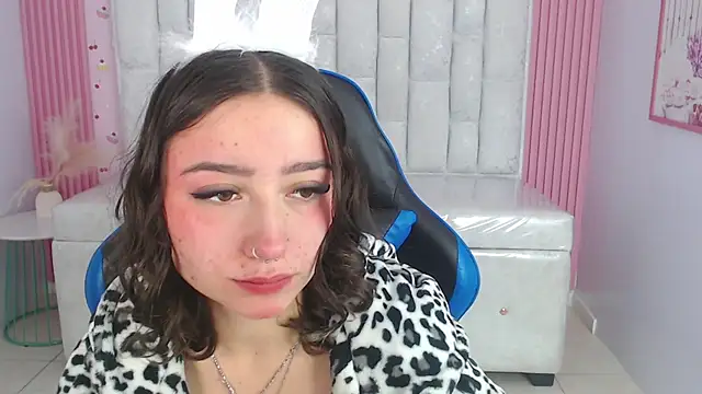 Snapshot of venuss09_s chatting on January 6, 1:26 pm venuss09 s online show from January 6, 1:26 pm