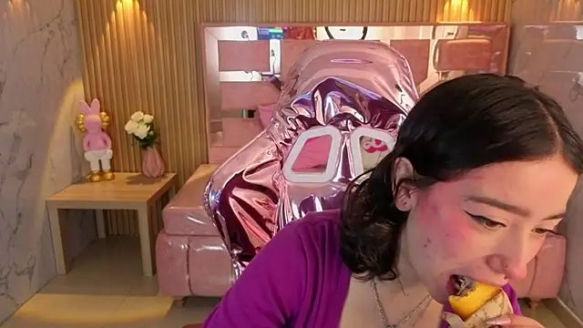 Snapshot of venuss09_s chatting on December 16, 1:15 pm venuss09 s online show from December 16, 1:15 pm