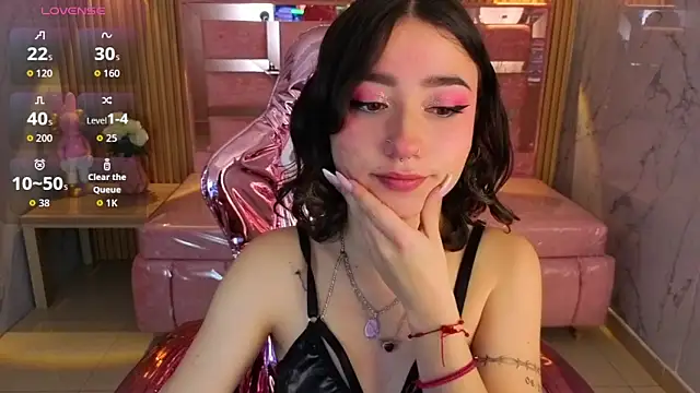 Snapshot of venuss09_s chatting on November 19, 1:55 pm venuss09 s online show from November 19, 1:55 pm