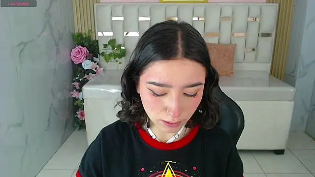 Snapshot of venuss09_s chatting on December 18, 1:48 pm venuss09 s online show from December 18, 1:48 pm