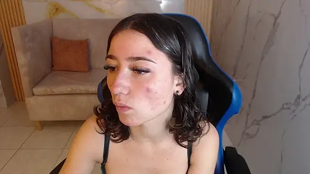 Snapshot of venuss09_s chatting on February 8, 2:37 pm venuss09 s online show from February 8, 2:37 pm