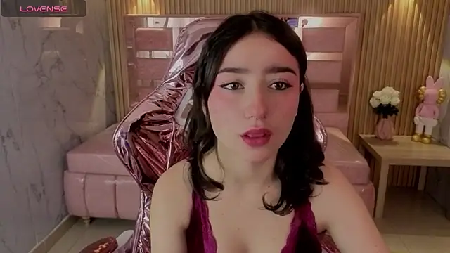 venuss09 s online show from April 20, 1:24 pm