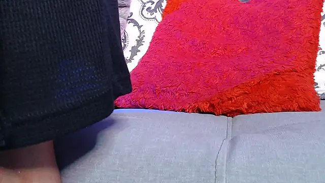 Snapshot of pocahontamoon chatting on April 18, 7:58 pm pocahontamoon online show from April 18, 7:58 pm