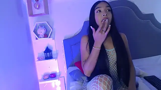 pocahontamoon online show from February 10, 3:44 pm