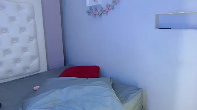 pocahontamoon online show from October 2, 1:14 pm