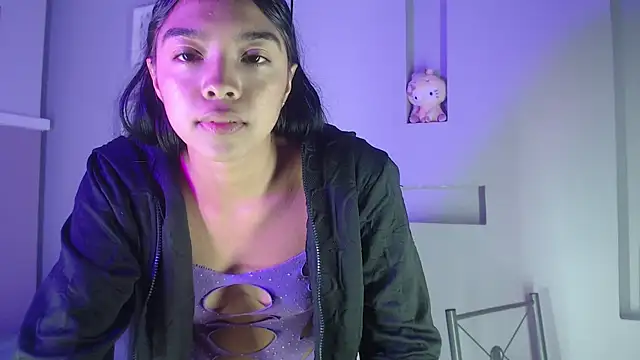 pocahontamoon online show from October 18, 4:20 pm