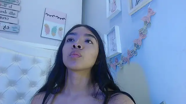 pocahontamoon online show from September 19, 1:04 pm