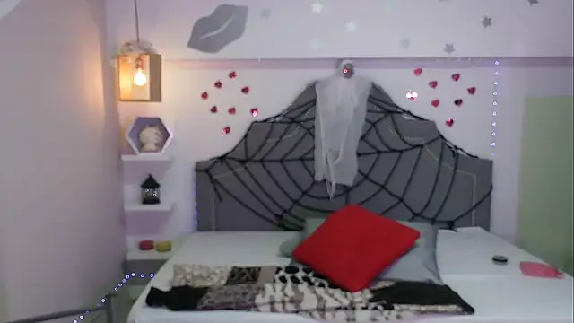 pocahontamoon online show from October 29, 3:44 pm