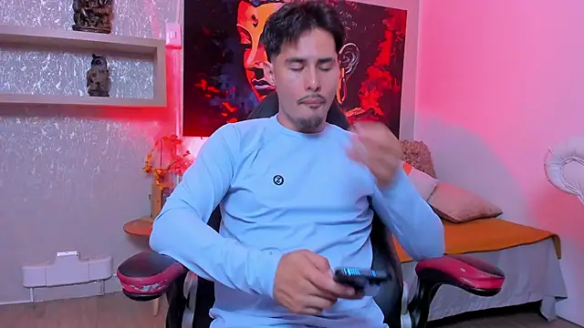 Snapshot of loghan_fox chatting on October 7, 3:40 am loghan fox online show from October 7, 3:40 am