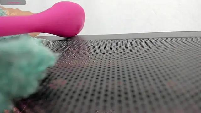 FluffyMelons online show from April 4, 11:00 pm