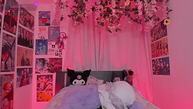 FluffyMelons online show from April 9, 11:00 pm