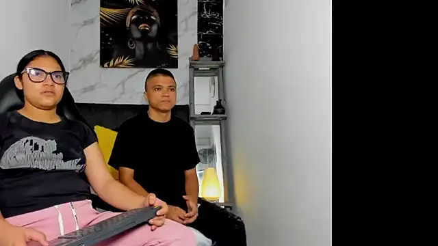 Snapshot of aly_n_sebas chatting on June 9, 11:28 pm aly n sebas online show from June 9, 11:28 pm