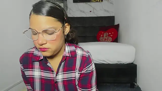 Snapshot of aly_n_sebas chatting on October 4, 11:56 am aly n sebas online show from October 4, 11:56 am