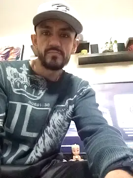 Snapshot of andrusstik chatting on November 23, 4:33 am andrusstik online show from November 23, 4:33 am